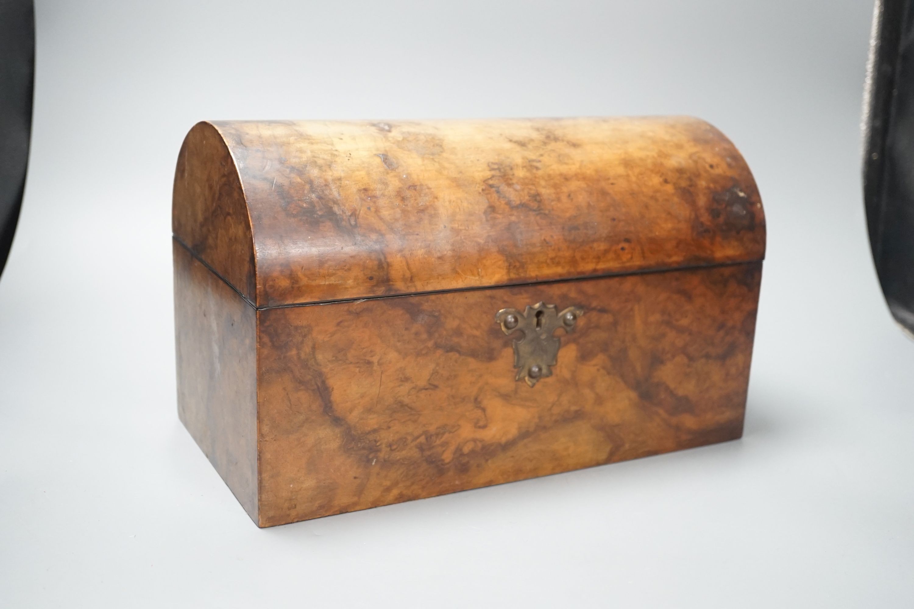 A Victorian burr walnut dome topped tea caddy 31cm